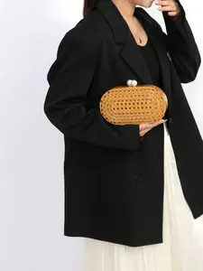 2026 New Square Shell Clutch Bag, Sweet Pearl Banquet Chain Mini Purse, Cross-Border Women's Handbag, Fashionable and Elegant Design