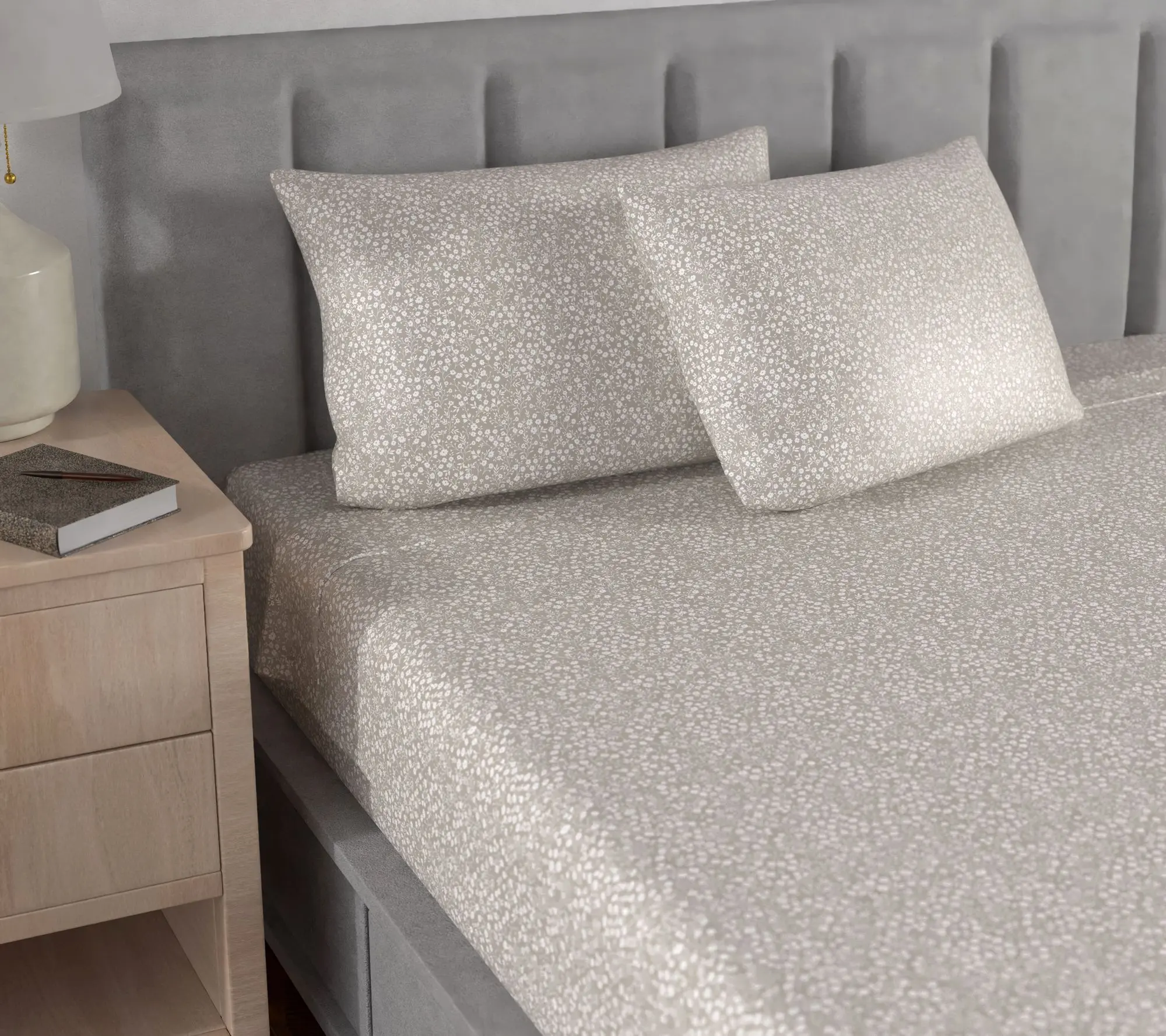 Martha Stewart 300TC 100% Cotton Sateen Sheet Set - King Martha Stewart 300TC 100% Cotton Sateen Sheet Set - King