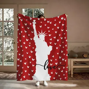 Statue of Liberty Love Heart Pattern Blanket, 1 Count Soft Warm Flannel Throw Blanket, Cozy Nap Blanket for Home Office Travel
