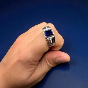 Men's ring in 925 sterling silver, size 10, with lab-created sapphire.