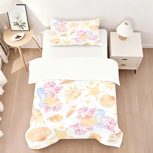 seashell-patterned bedding set includes one duvet cover and one pillowcase (filling not included). It is soft, lightweight, and perfect for family bedrooms and children's rooms.