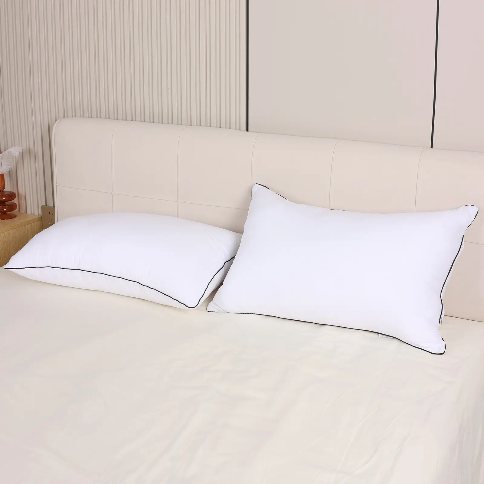 [UFIST] a set of two white pillows. bedding pillows of star-rated hotel quality, standard large-sized hotel pillows, suitable for back, stomach and s