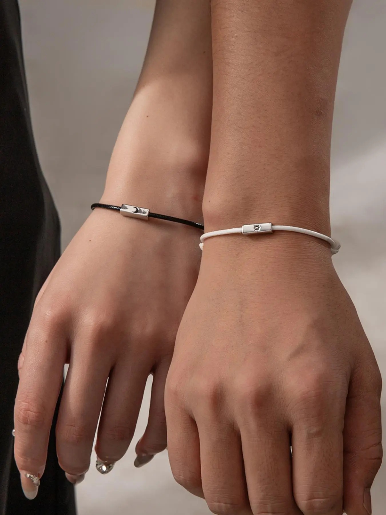 2pcs/set Bracelet Sets, Simple Style Moon & Sun Decor Geometric Design Bracelet Jewelry, Casual Trendy Bracelet Kit for Couple, Accessories for Daily & Party Decoration, Stackable Bracelets, Adjustable Strap Bracelets