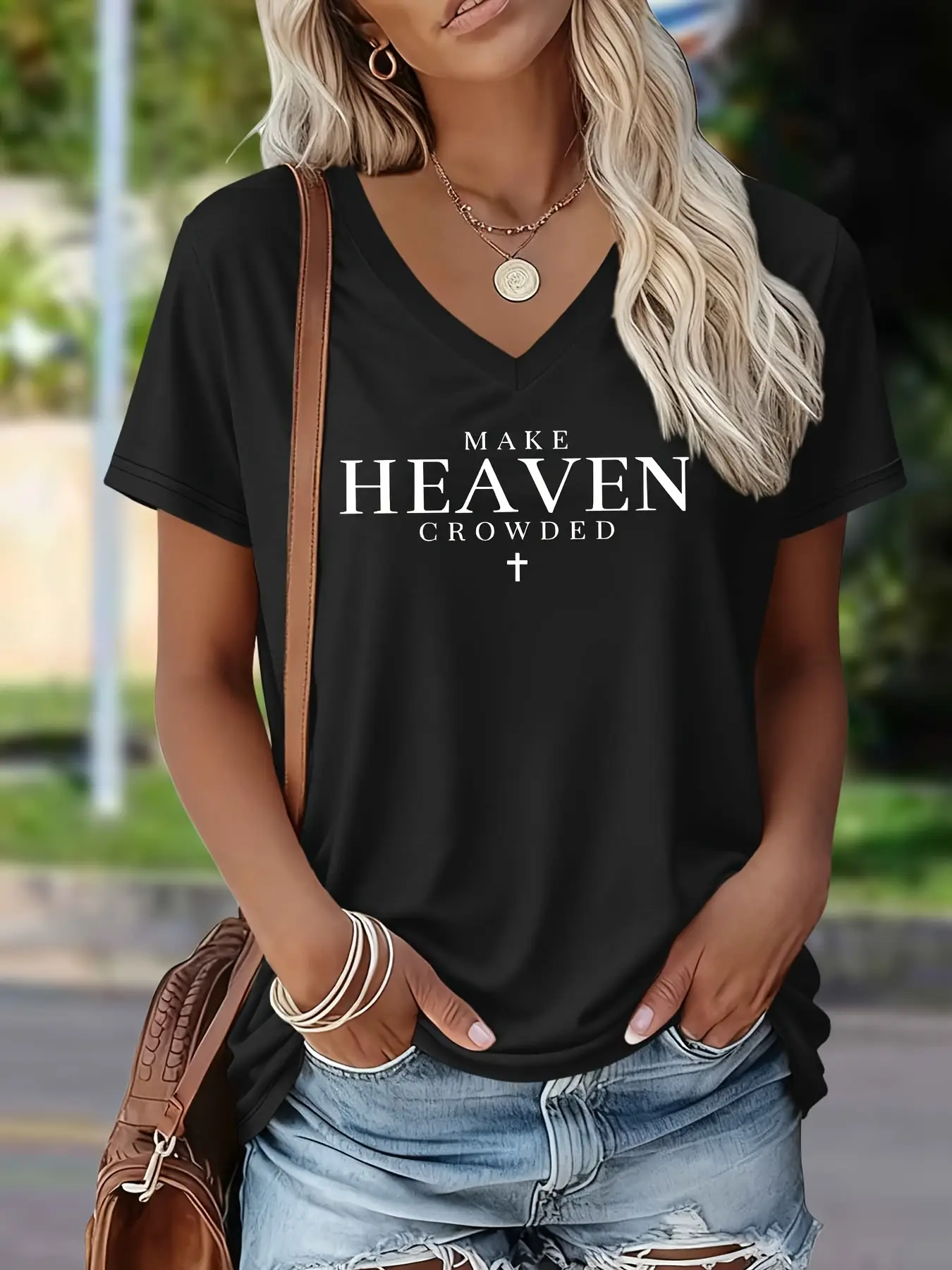 [Elegant Party T-Shirt] Women's V-Neck Colored Short-Sleeve T-Shirt With "MAKE HEAVEN CROWDED" Letter Print, A 1pc Elegant Party V-Neck Colored Short-Sleeve T-Shirt For Spring/Summer Fashion