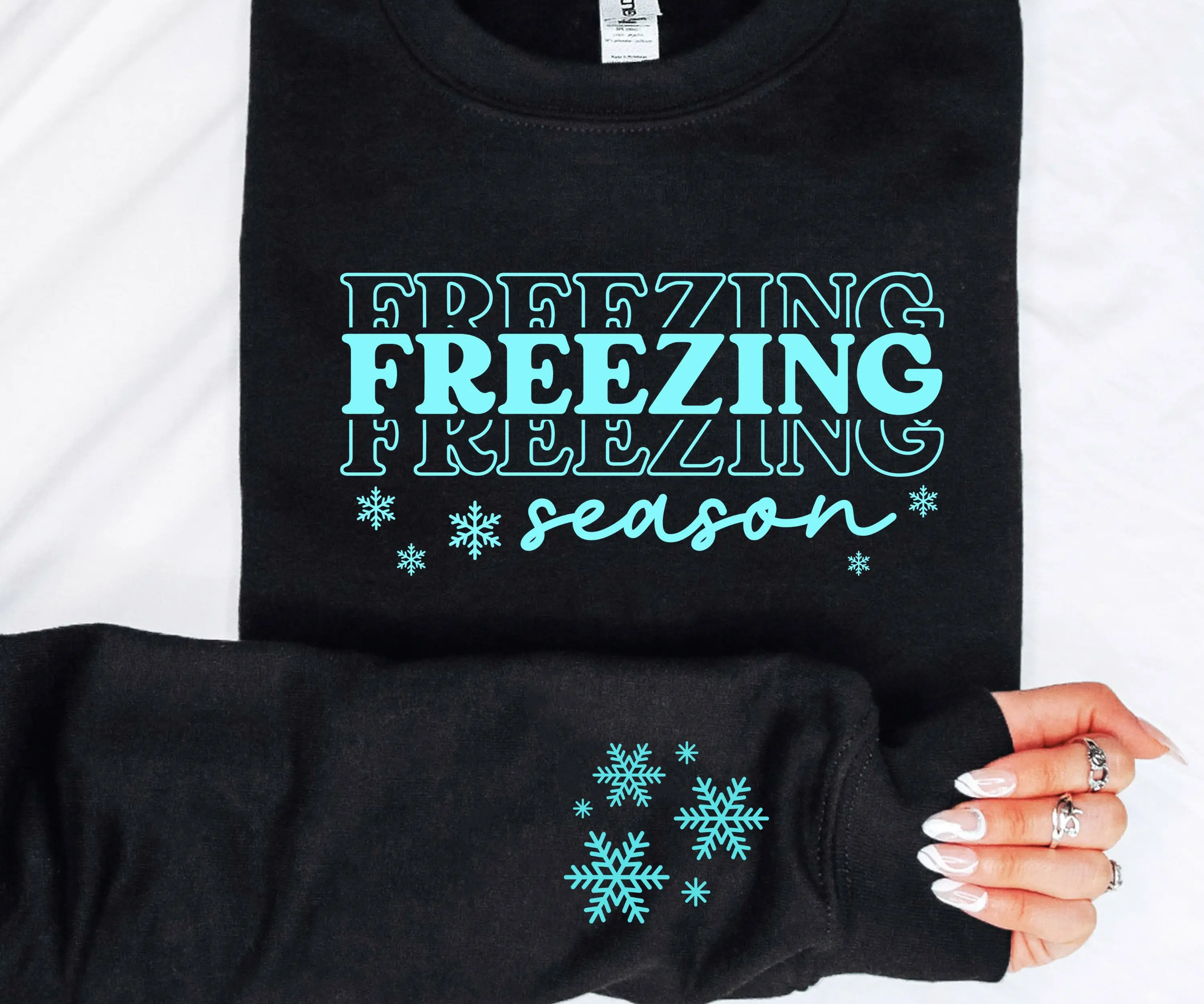 Gildan Freezing Season Snowflake Crewneck Sweatshirt Women's Winter Graphic Hoodie with Elegant Snowflake Sleeves