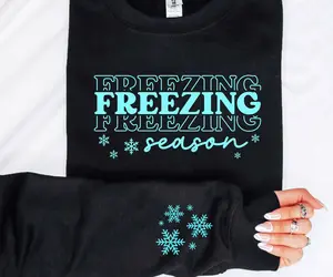 Gildan Freezing Season Snowflake Crewneck Sweatshirt Women's Winter Graphic Hoodie with Elegant Snowflake Sleeves