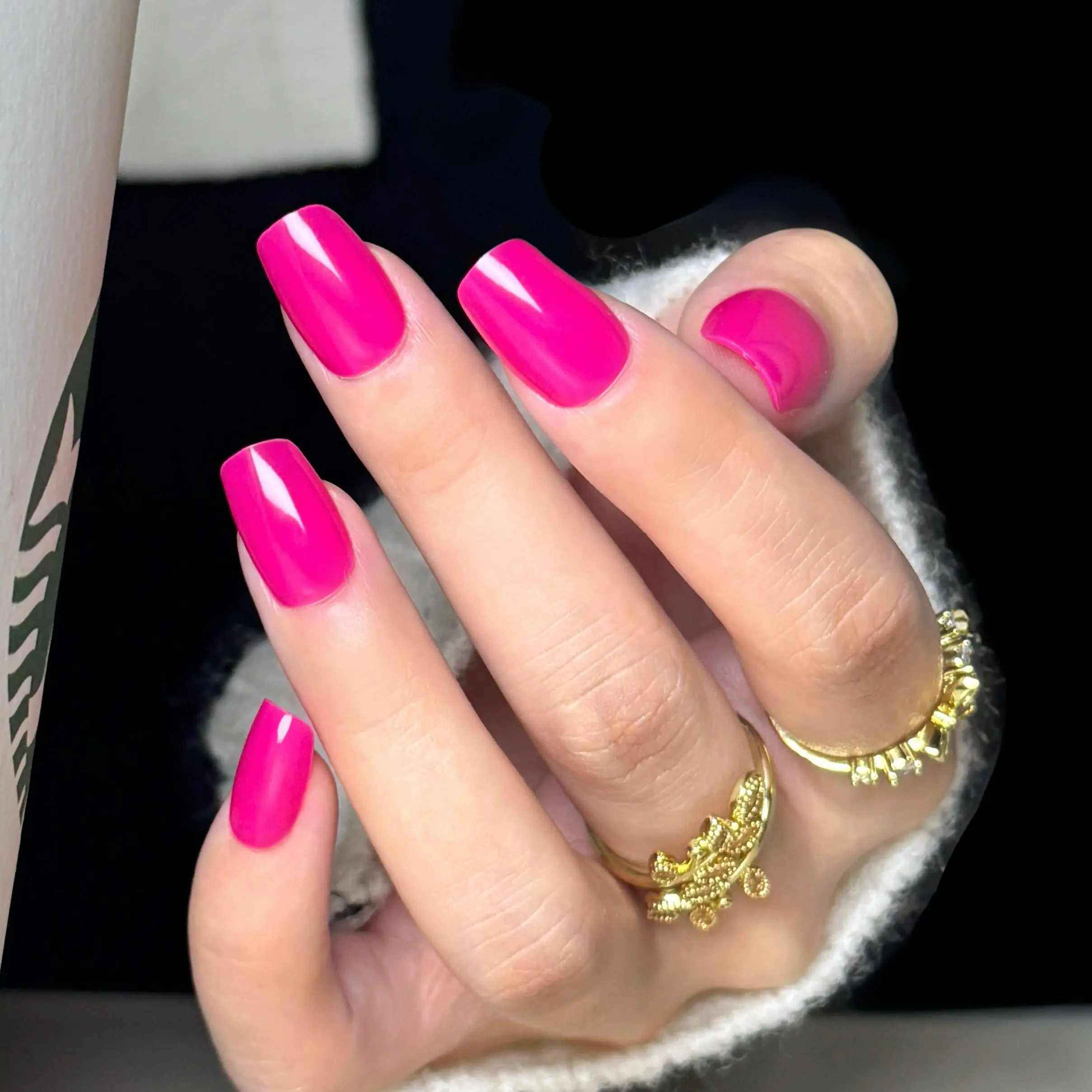 30pcs Hot Pink Press On Nails, Short Squoval Kit with Glossy Finish for DIY Fashion Manicures, Includes Glue Tabs