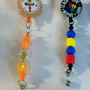 Badge reel w/ beads (15)