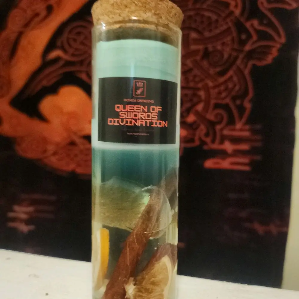 Money Drawing Candle - Queen of Swords Divination - Ideal for Wealth and Prosperity Spell Candle