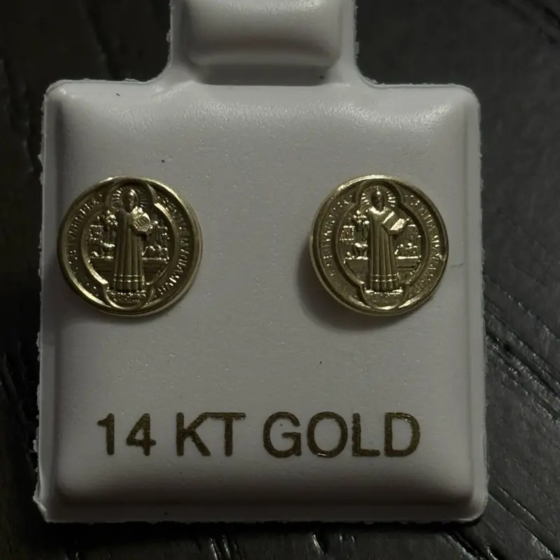 Aretes de oro 14 k san Benito