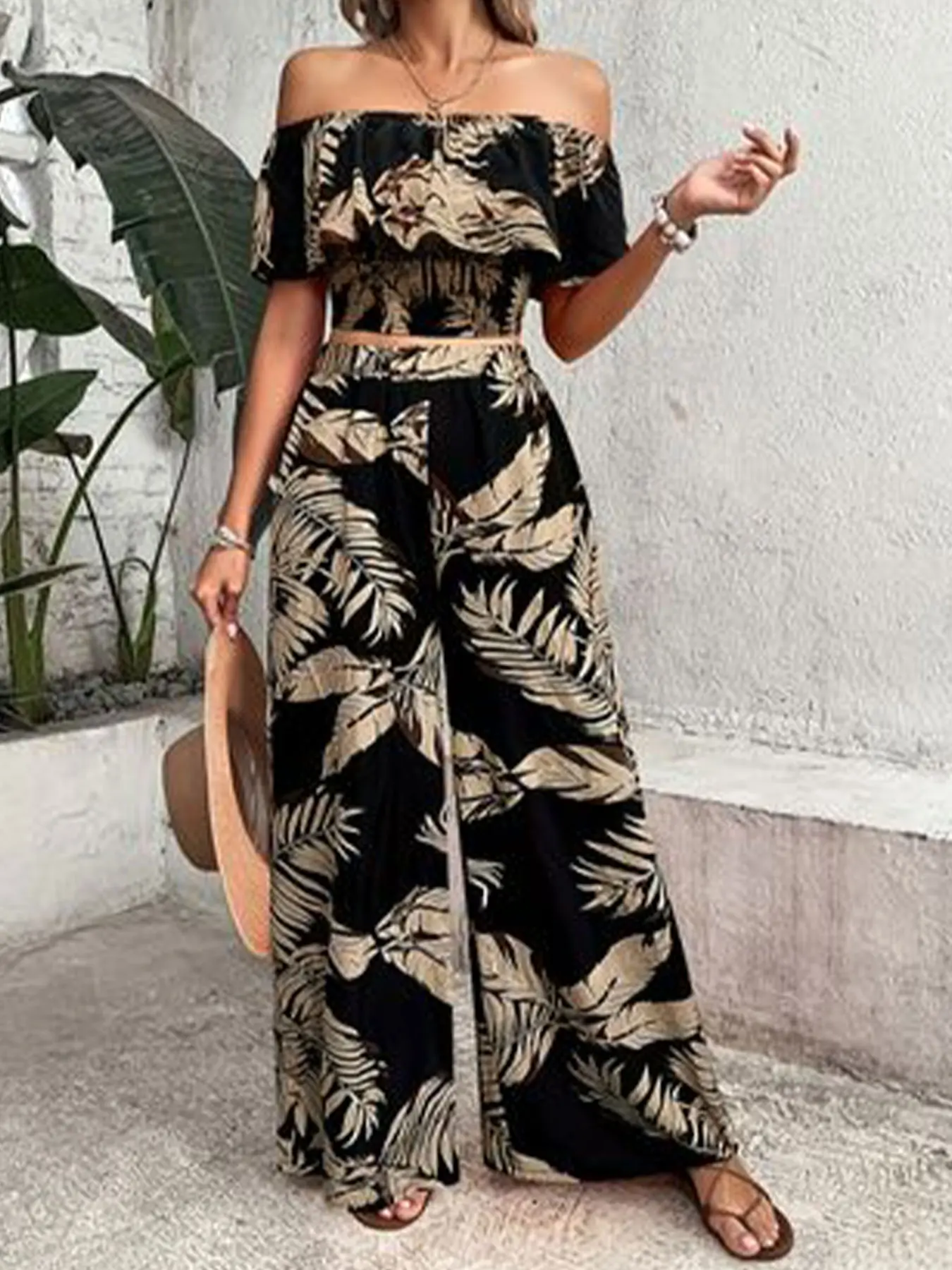 Two-piece set of women's black palm leaf print off-the-shoulder short top + wide-leg pants, holiday style two-piece set, suitable for tropical vacation, seaside wear, casual street wear, Casual fashion set, Womenswear