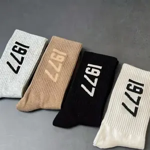 4-Pack Women's and Men's Retro 1977 Letter Print Cotton Socks – Breathable, Sweat-Wicking Athletic Socks for Sports, Casual & Outdoor Wear – Novelty Geometric Design Mid-Calf Socks