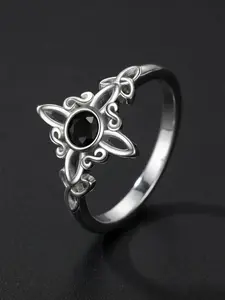 Witch Knot Ring Celtic Trinity Knot Ring, Witch Pagan Moon Irish Jewelry, Hecate Moon Goddess, Cz Dark Fantasy, Protective Amulet Gift, Statement Multi Ring, Dark Aesthetic Rings