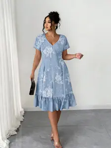Plus Size V Neck Embroidered Ruffle Dress, Summer Fresh Blue Floral Waist Cinching Slimming Short Skirt, a Line Mini Dress Womenswear Lady Elegance