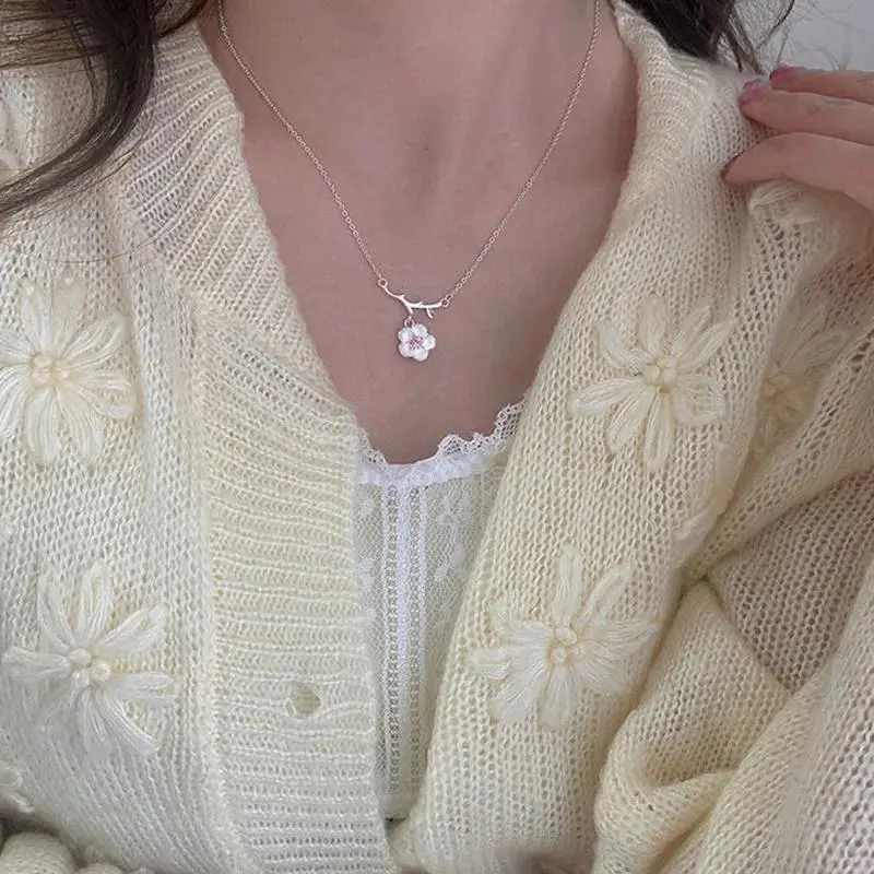 Women's Sakura Blossom Pendant Necklace, Minimalist Light Luxury Flower Element Necklace, Decorative Flower Jewelry for Party, Wedding Gift for Best Friend, Flower Element Necklaces, Decorative Flower Necklaces