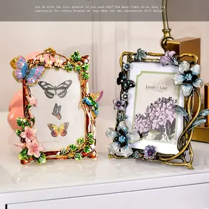 Light Luxury Metal Retro Creative Photo Frame | Wholesale Photography vintage Rural 'S Photo Frame, Art Deco Style, Tabletop Mounting, Vertical Orientation, Oblong Shape