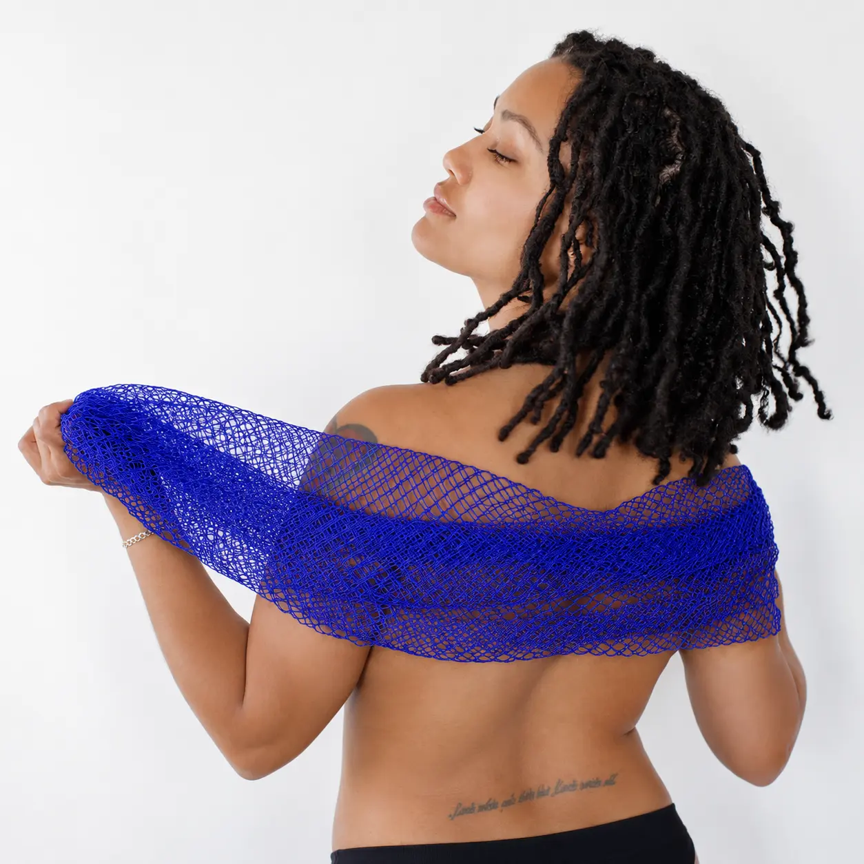 African Exfoliating Net Sponge - Knot-Resistant, Waterproof Bath Sponge, Authentic Ethically Sourced from Nigeria for Sensitive Skin