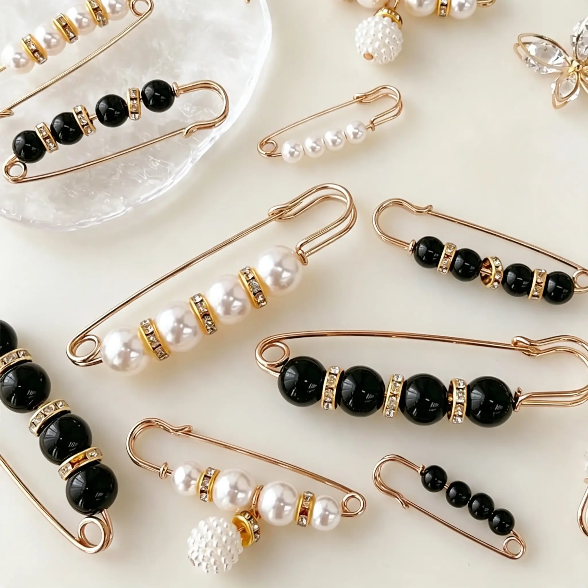 8 Counts Pearl Brooch Pins, No Sewing Fasteners for Sweater Shawl Cardigan Collar, Faux Pearl Clothing Dresses Decoration Pant Tightener for Women, Mixed Style Assortment