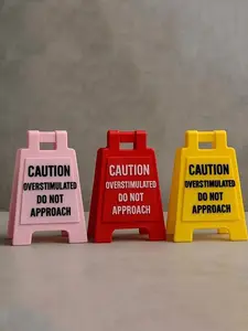 1pc Warning Overstimulation Desk Sign, Office Decorative Desktop Standee, Home Decoration Accessory, Unique Gift Idea for Workspaces, Novelty Desk Decor