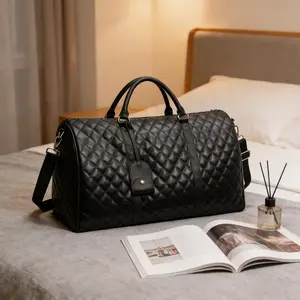 Fashionable large-capacity travel bag—a versatile tote suitable for trips, gym workouts, and picnics; a practical crossbody bag.