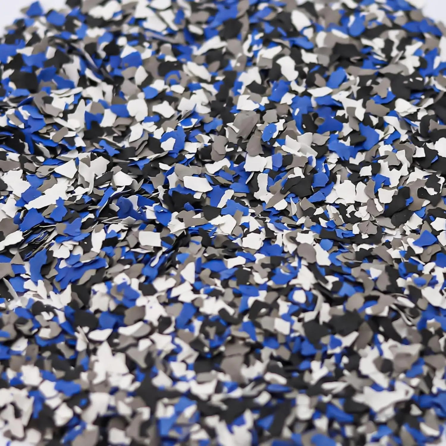 Epoxy Floor Flakes for Garage, Blend Color Chips Concrete Floor Coatings Decorative Paint Flakes for Walls Paint Interior Exterior (Black,White,Blue,Grey, 6.6lb)