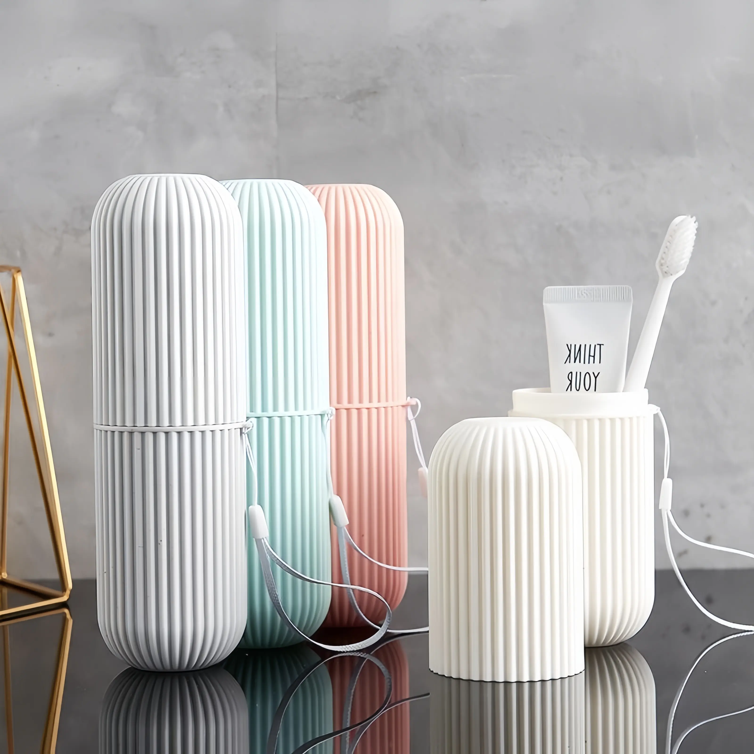 Portable Toothbrush Cup, 1 Count ,Toothbrush Storage Box with Lid, Home Goods, Multifunctional Toothbrush Holder with Cover, Toothpaste Holder, Toothbrush Protector, Toothbrush Organizer, Bathroom Gadgets for Home & Travel-MM1