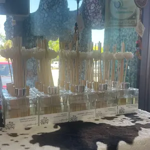 Handcrafted Reed Diffuser - Clear Glass Bottles with Natural Reed Sticks for Aromatic Fragrance Diffusion Decor