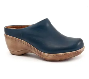 Softwalk Women's Madison Clogs