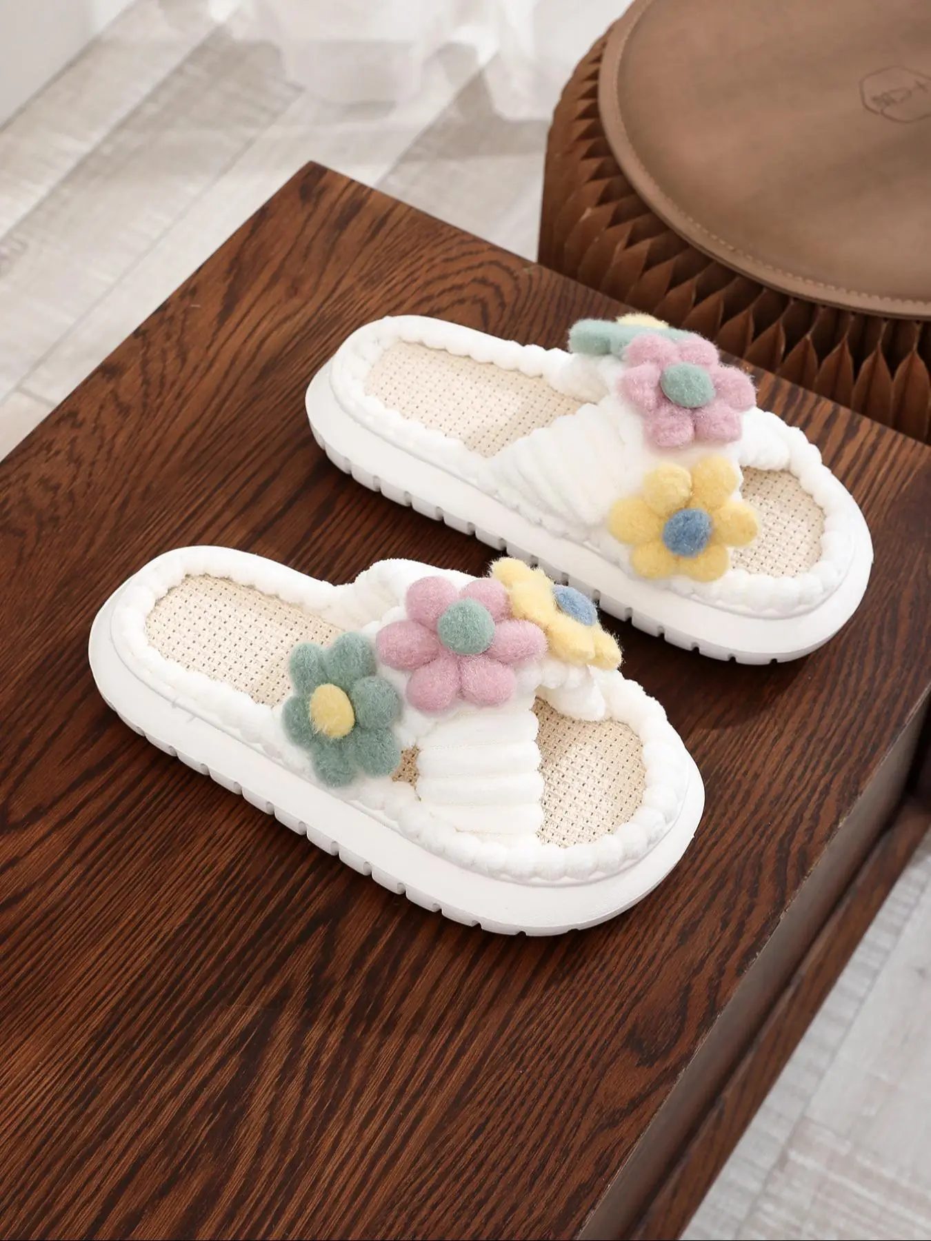 Women's 1 Pair Fashionable Casual Criss Cross Design Flower Decor Slippers, Minimalist Plain Round Toe Indoor Slippers, Stylish Bedroom Slippers For W