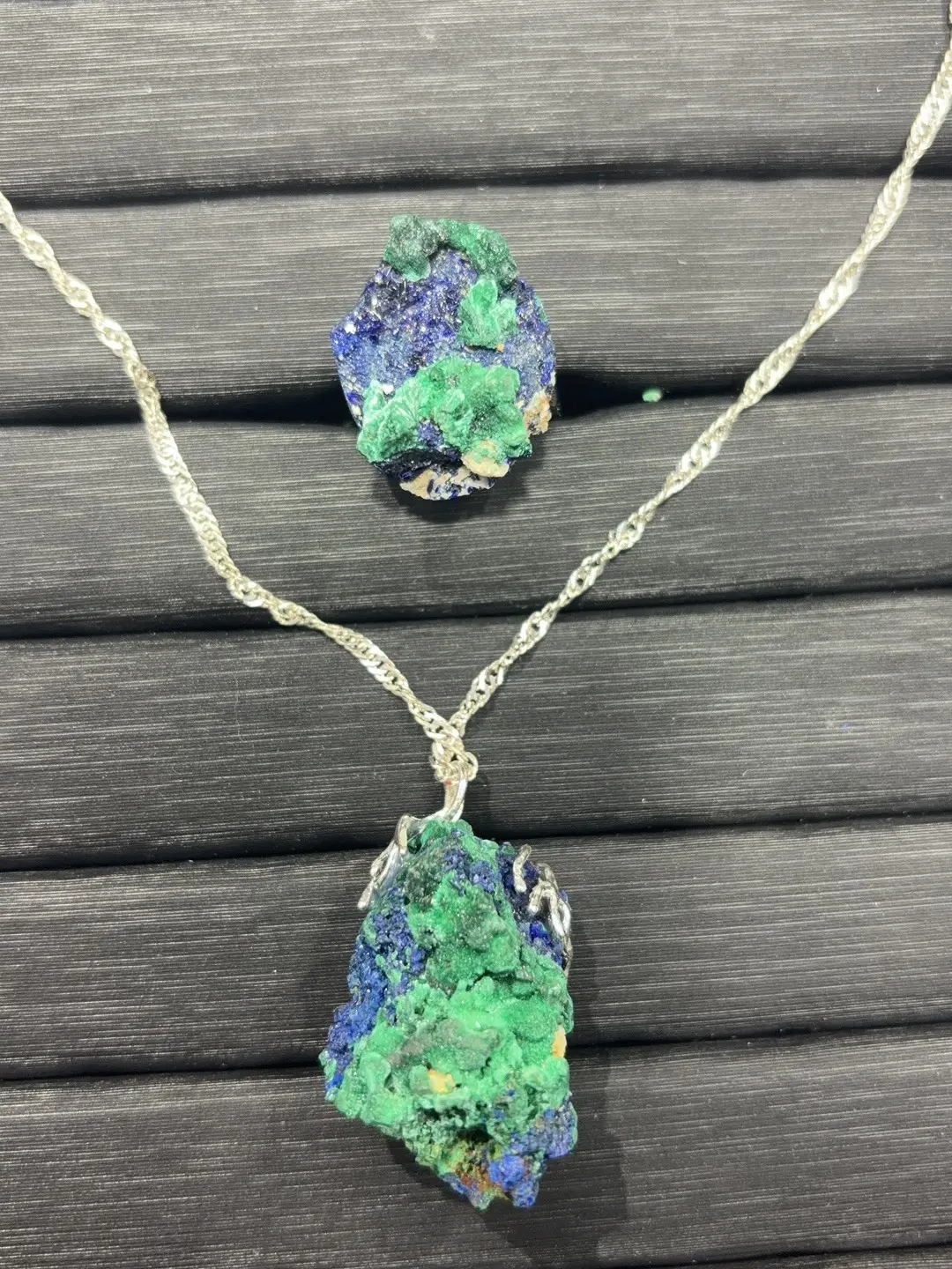 Wen(16914)gc.Azurite and Malachite raw ring and necklace