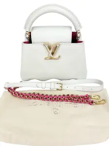 Pre-owned Louis Vuitton White taurillon calfskin leather with gold tone hardware. Crossbody Bags WHITE TAURILLON MINI CAPUCINES