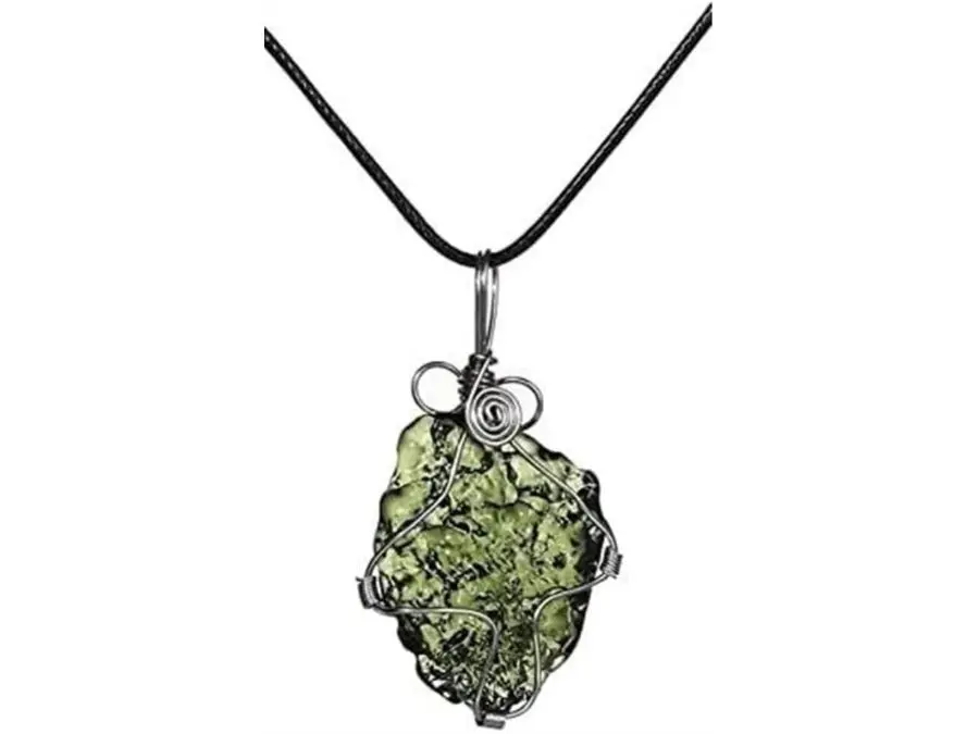 Moldavite Meteorit Crystal Necklace Moldavite Pendant Czech Meteorite Stone for Men and Women,Green Glass,Irregular Shape