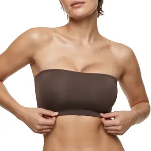 VRCOMFY  Adjustable strapless bandeau bra featuring a wire-free, pad-free design for a comfortable, snug fit. The anti-slip design ensures stability, and the straps are removable. Perfect for everyday wear.