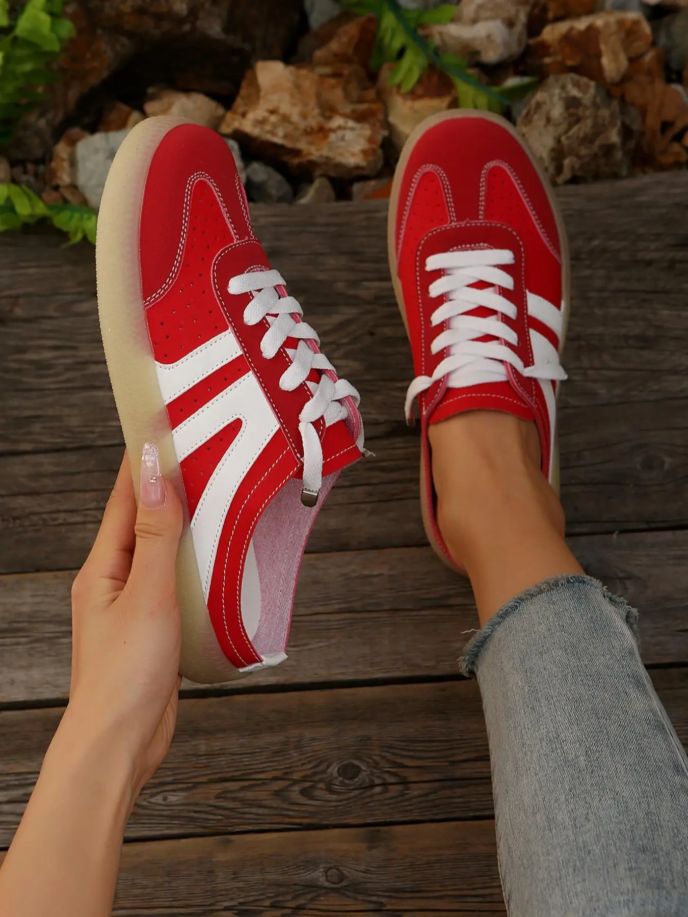 Women's Fashionable Colorblock Lace Up Low Top Sneakers, Casual Comfortable Sports Shoes for Daily Wear, Female All-match Round Toe Shoes for Daily We