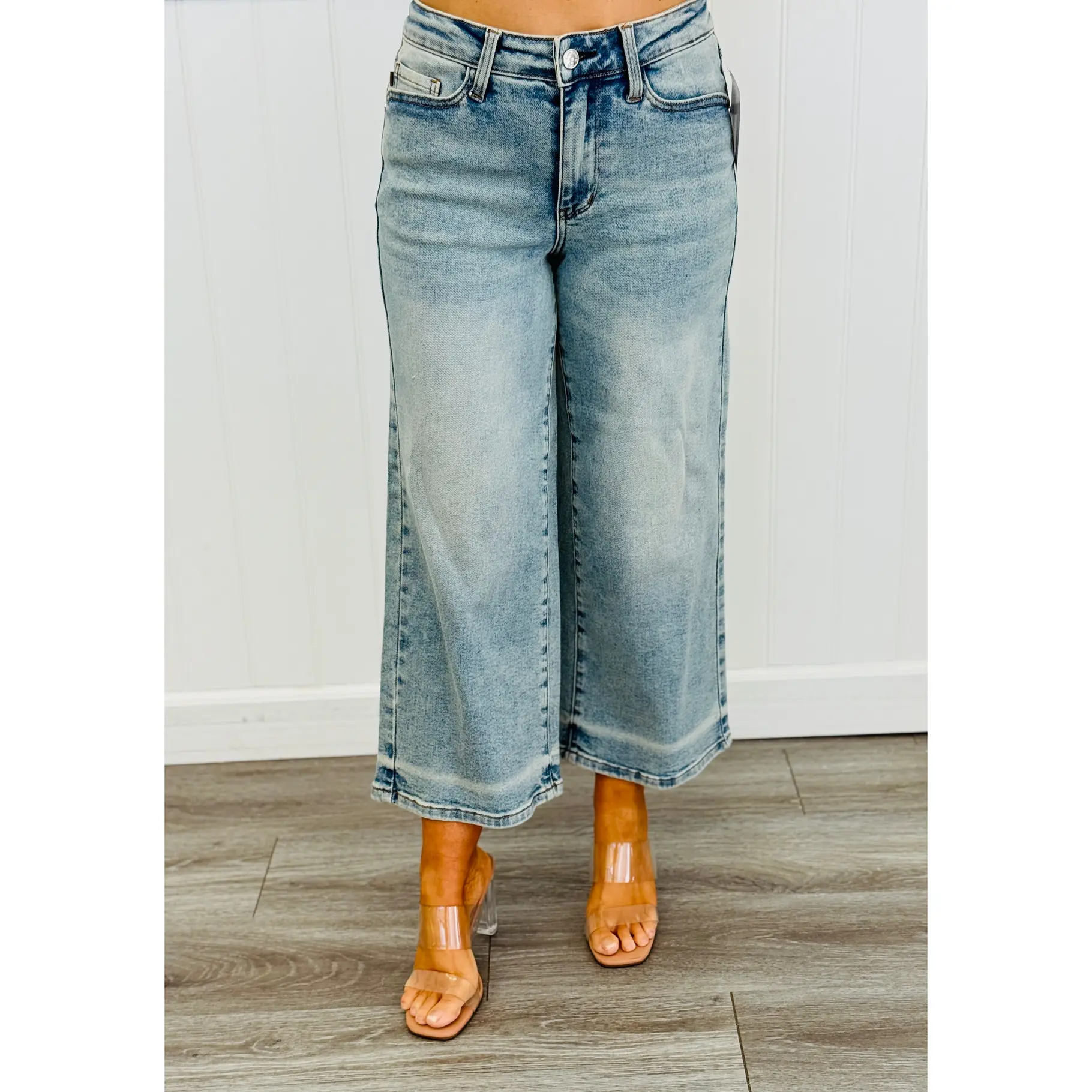 Judy Blue Willow Wide Leg Crop Jeans (Reg. and Plus)