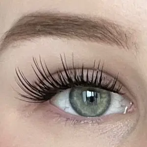 Lively Cosmetics Lash Cluster Kit - Perfect Eyelashes with Gentle Extension - Lash Extensions, Eyelash Extensions