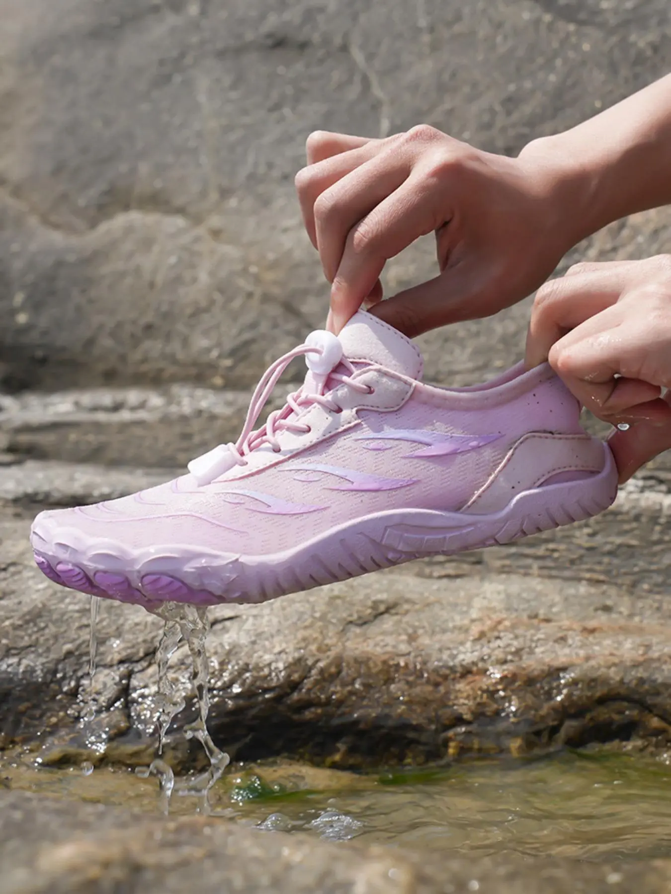 Unisex Quick-Dry Mesh Water Shoes, Quick Drying Shoes, Sporty Water Shoes, Lightweight Breathable Training Sneakers with Non-Slip Rubber Sole, Ideal for Beach Swimming Fishing Hiking