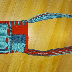 small multicolored 5 pocket purse