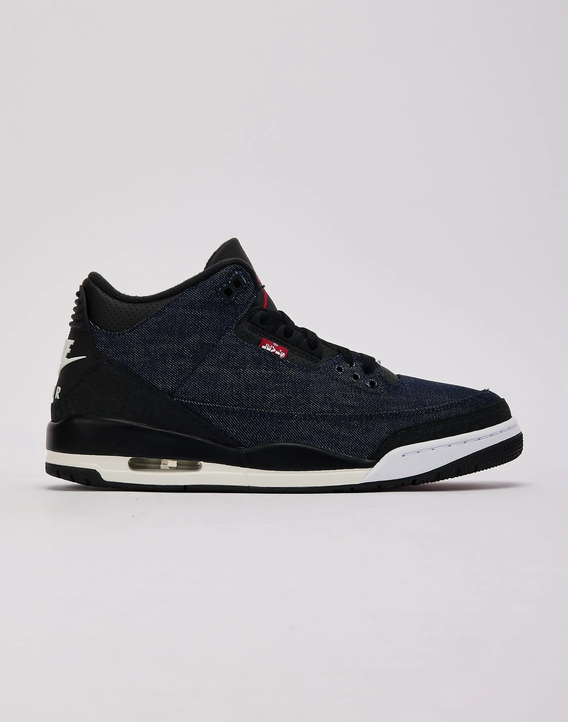 Mens Jordan Air Jordan 3 Retro x Levi's 'Indigo and Gym Red'