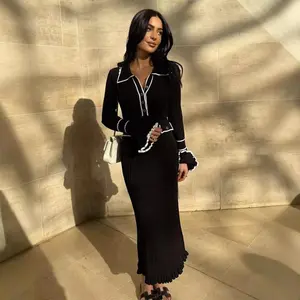 2025 New Contrasting Color Slim-fitting Knitted Elegant Dress