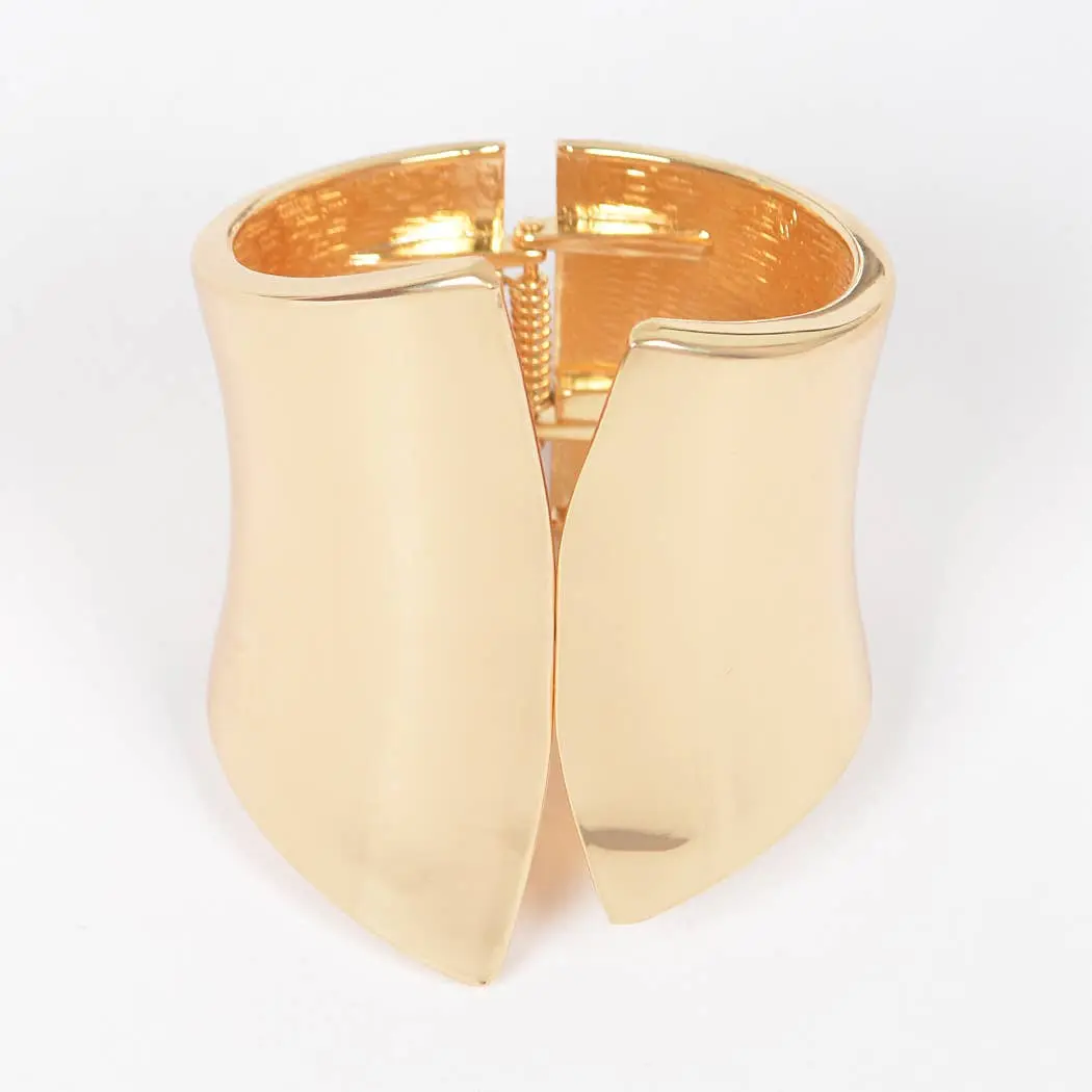 Metal Cuff in Gold