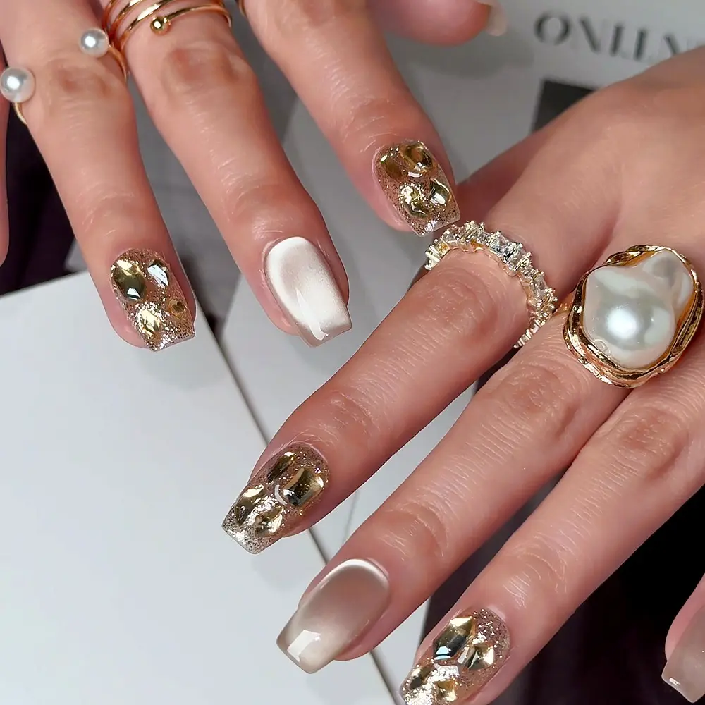 Perilla QL32-QL40 Handmade Floral Cat Eye Press On Nails Elegant Rhinestone French Tips