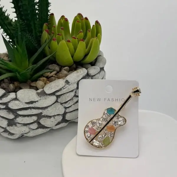 Colorful Crystal Guitar Brooch Pin for Women, Gold Rhinestone Musical Instrument Brooch, Aesthetic Music Lover Fashion Jewelry Gift for Jackets Suits