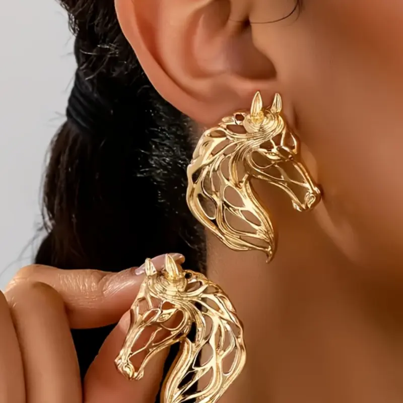 Fashionable Small Creative Hollow Out Horse Head Fashion Jewelry Earrings for Women, Daily Wear, Party, Gift, Vacation, Stylish Ear Studs