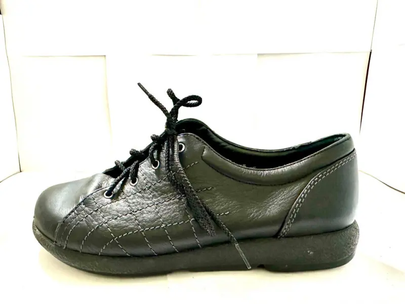 Dansko Women’s Sz 7 Black Leather Lace Up Sneakers