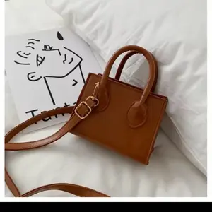 Small Square Bag New Popular Retro Mini Handbag Literary Crowds Shoulder Messenger Female Bag All-Match Top Handle Purse Women