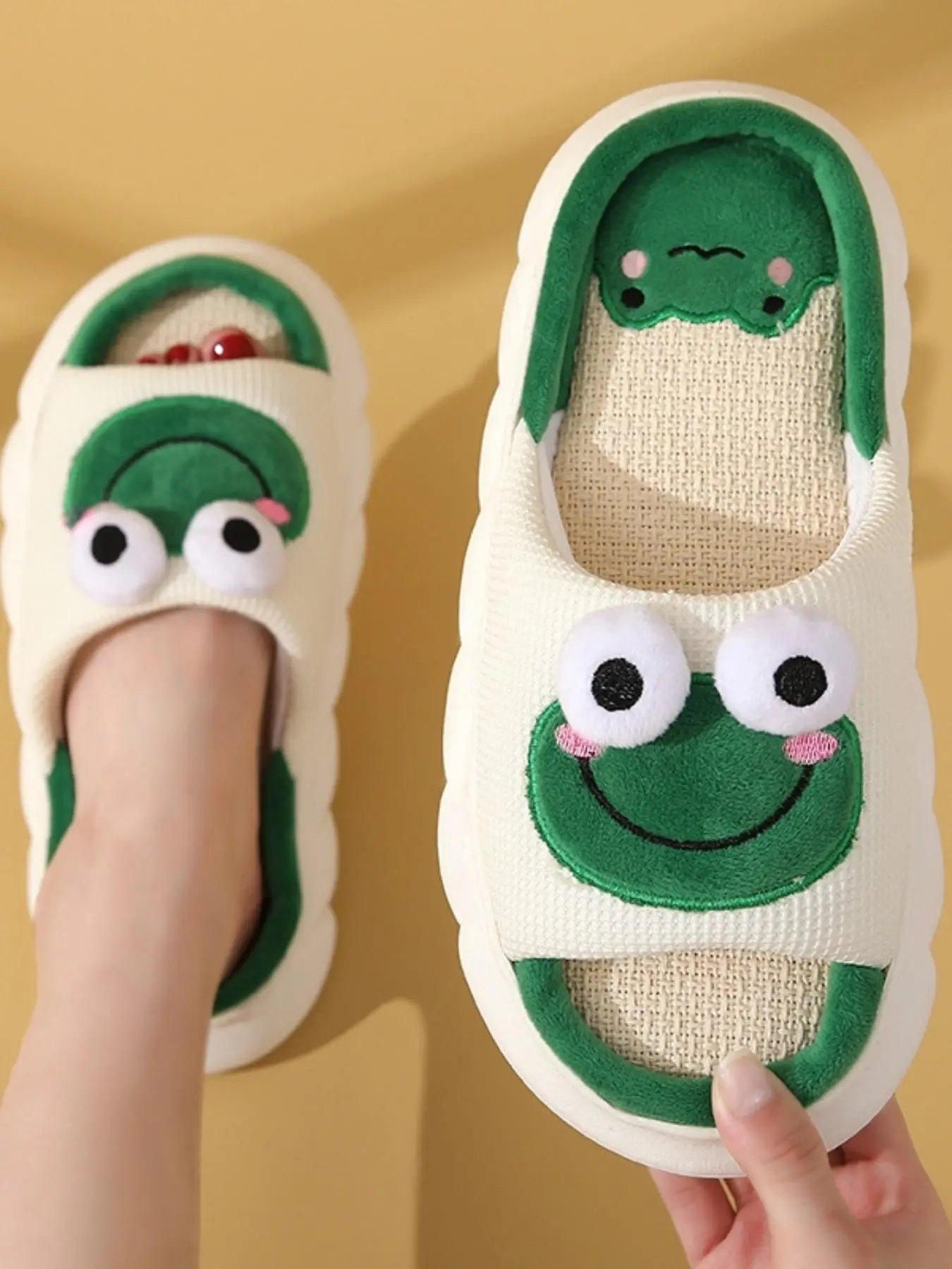 Women's Cute Cartoon Frog Design Slippers, Lightweight Breathable Soft Comfortable Home Slippers, Warm & Cozy Soft Slippers for Fall & Winter