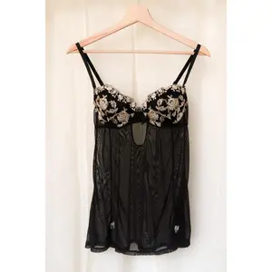 AMERICAN VINTAGE “QUEEN” LONGLINE BRA TOP - (34D/32DD/36C)