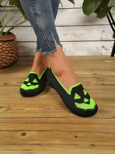 Women's Halloween Pumpkin Print Breathable Flying Shuttle Fabric Slip-On Shoes, Comfortable Casual Footwear for Fall Season