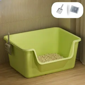 New three-color semi-enclosed cat litter box, Litter box enclosure, with anti-splash baffle, suitable for kittens and small to medium-sized cats, features rounded corner design, easy cleaning and storage, free cat litter scoop